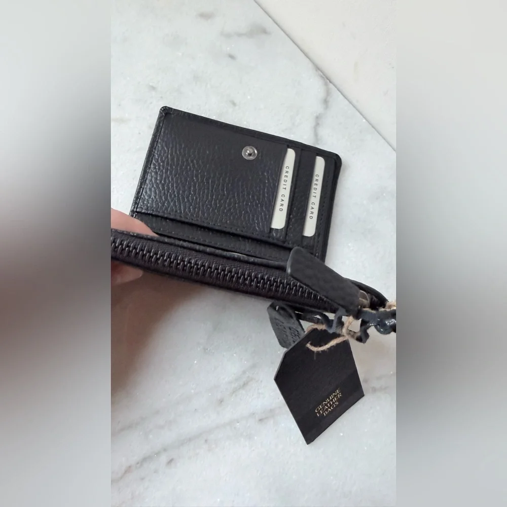 Black Leather Wallet. Unisex wallet